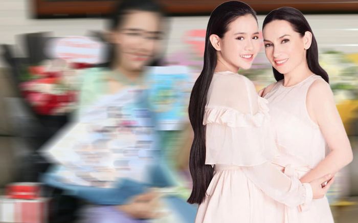 Con nuôi Phi Nhung đi hát hội chợ, khán giả phản ứng ra sao?