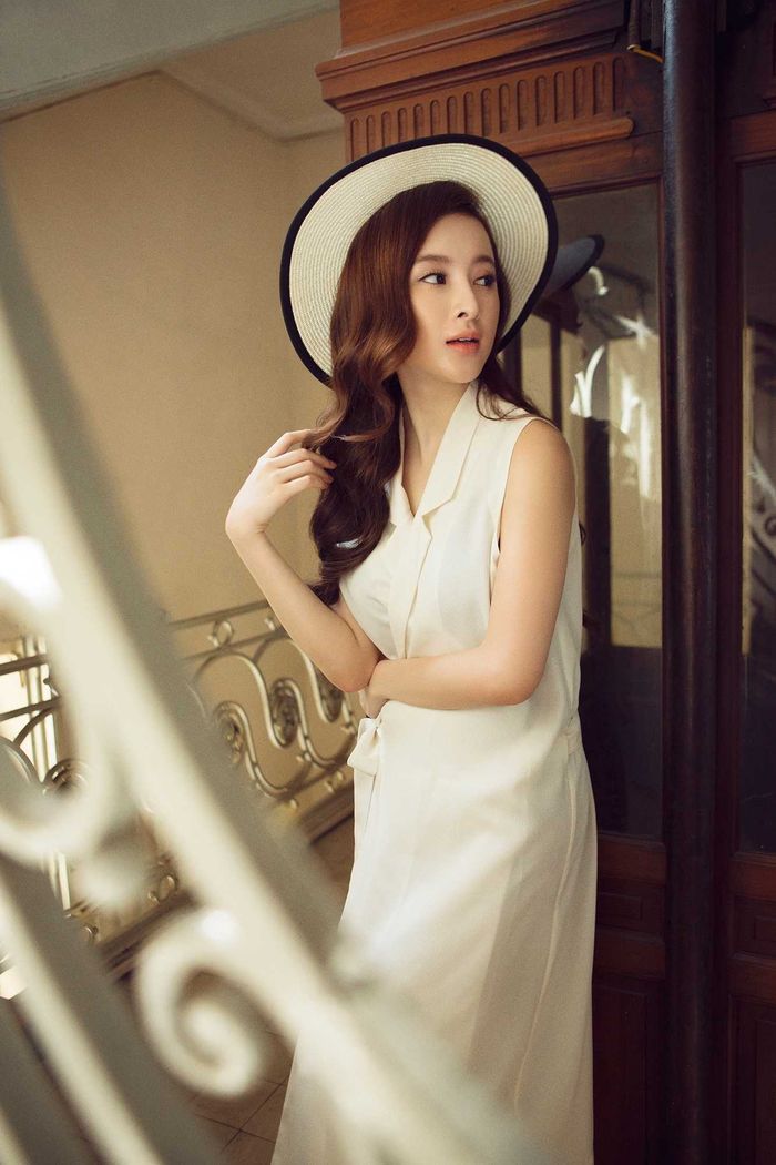 Nữ diễn viên nổi tiếng phim Mùi ngò gai lấn sân ca hát, bị chê thảm họa?