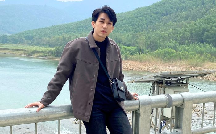 Editor điển trai nhà Schannel hát hay như ca sĩ, hoá ra là sinh viên Trường Đại học FPT