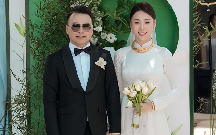 Shark Bình vừa giúp Phương Oanh đính chính một chuyện