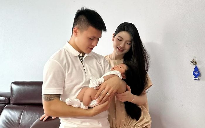 Hé lộ tên thật cực đẹp của con trai Quang Hải