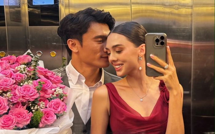 Thủ môn Bùi Tiến Dũng hộ tống vợ Tây đi chấm thi