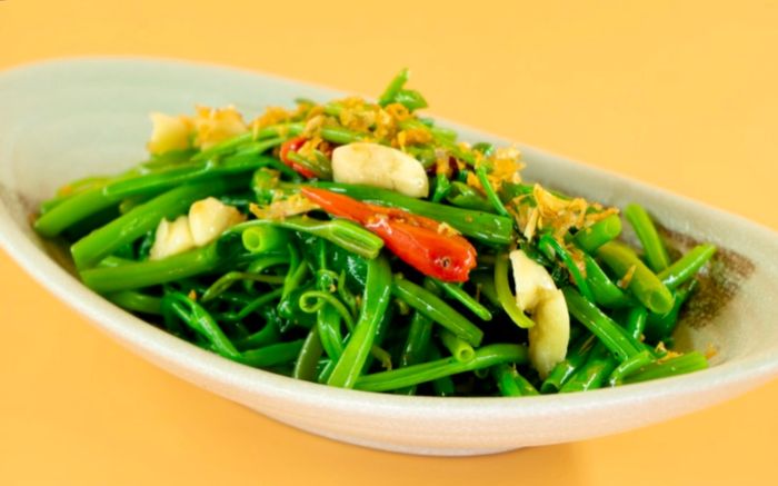 Loài rau 'quốc dân' mọc đầy ao, lọt top món xào ngon nhất thế giới với công dụng bất ngờ