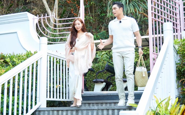 Mạnh Kiên bất ngờ quay sang hỏi Yuna Vũ một câu khiến cô 'đứng hình'