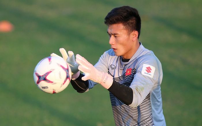 Thủ môn Bùi Tiến Dũng tái ngộ HAGL