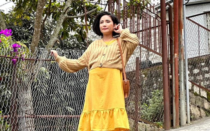 Cát Tường khoe ảnh bụng bầu, nói về chuyện sinh em bé