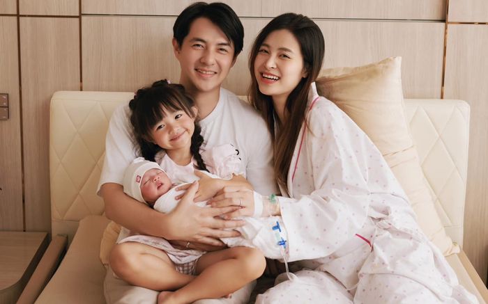 Đông Nhi hạ sinh em bé thứ 2