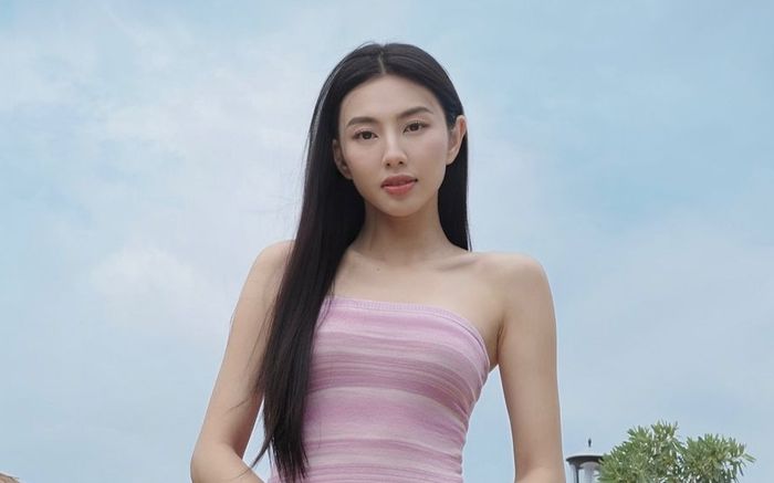 Hoa hậu Thùy Tiên diện váy ôm khoe vẻ gợi cảm