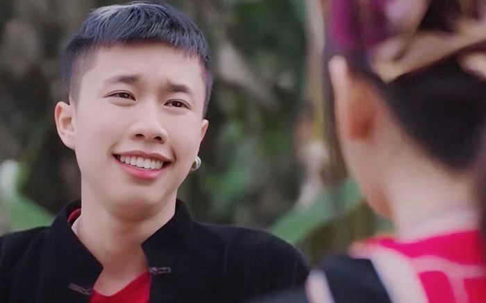 Choáng ngợp trước cơ ngơi đồ sộ của Chải 'thiếu gia' ngoài đời