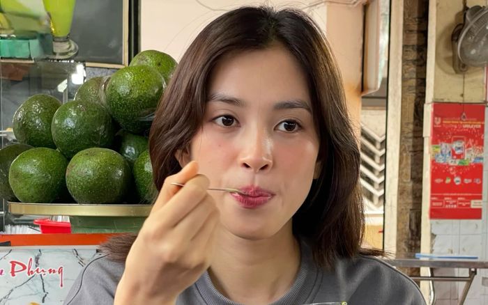 Mặt mộc xinh đẹp của Hoa hậu Tiểu Vy