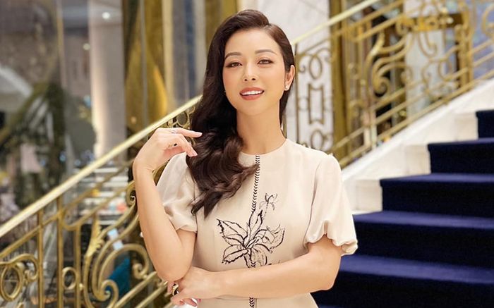 Jennifer Phạm nghiện xài đồ cũ dù sở hữu gia tài đồ hiệu hàng tỷ đồng