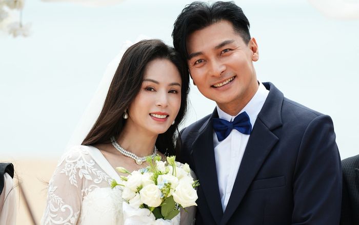 Nữ diễn viên nổi tiếng thông báo kết hôn cùng tình trẻ ở tuổi U60