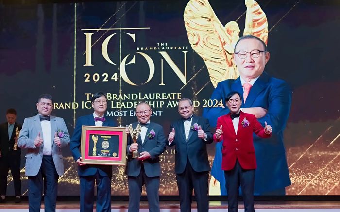 HLV Park Hang Seo chia sẻ xúc động sau khi nhận giải thưởng danh giá