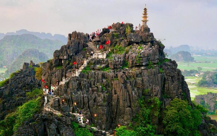 Diện mạo mới ở 'thánh địa check in' Hang Múa hút khách du lịch dịp 2/9