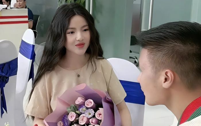 Quang Hải tặng vợ 'siêu xe' tiền tỷ