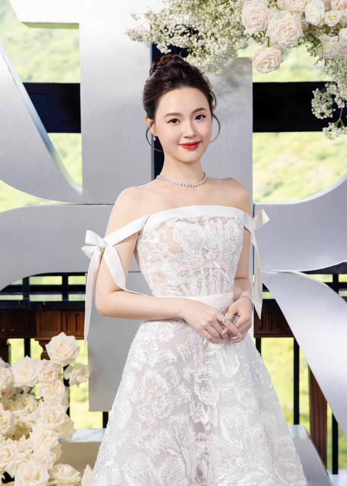 Midu tên đầy đủ là gì? 