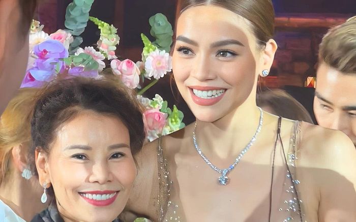 Mẹ ruột Hồ Ngọc Hà được khuyên làm diễn viên xiếc ở tuổi U70