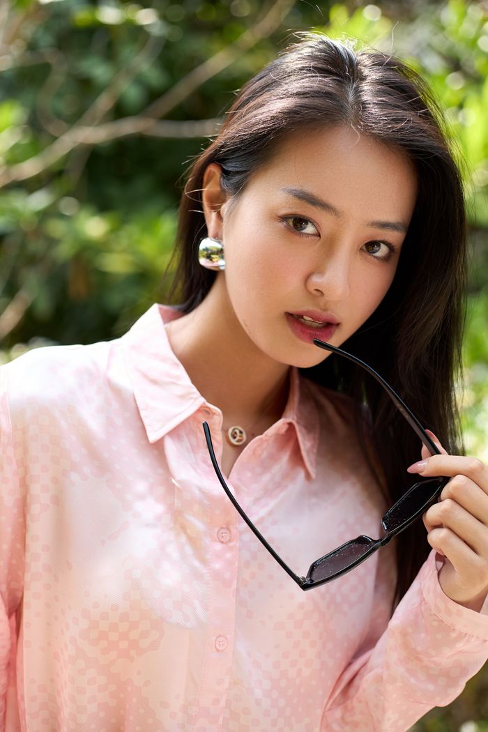 Khi hẹn hò với Minuk ở đảo hoang, Khánh Linh đã đề cập đến Lee Hooyeon và cho rằng 2 người trông đẹp đôi. Cô nàng đã hỏi Minuk nghĩ sao về điều này. Đúng hay Sai?