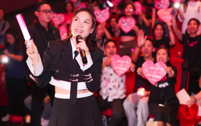 Mỹ Tâm phản ứng ra sao khi nghe lại ca khúc viết về người yêu cũ?