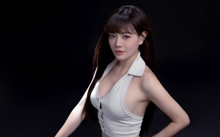 Choáng ngợp với đường cong bỏng mắt của Thanh Hương ở tuổi 36