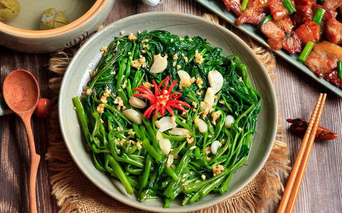 Rau muống xào tỏi của Việt Nam lọt top món ngon nhất thế giới