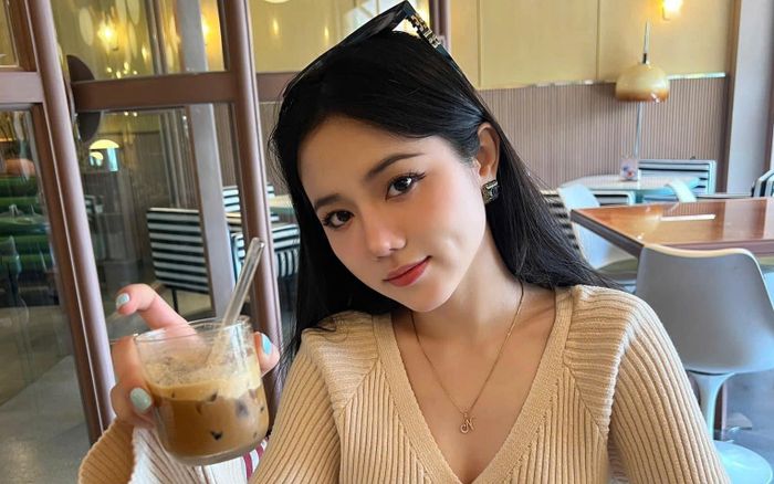 Profile khủng của bạn gái tin đồn Xemesis