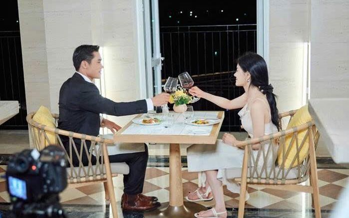 Điều thú vị về không gian hẹn hò lãng mạn của Mạnh Kiên - Lee Rayeon ở Đảo Thiên Đường