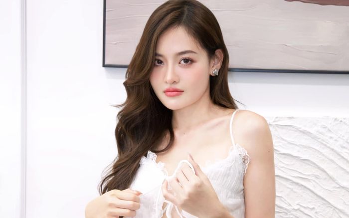 Nữ diễn viên lên tiếng bị đoàn phim đòi bồi thường 20 tỷ