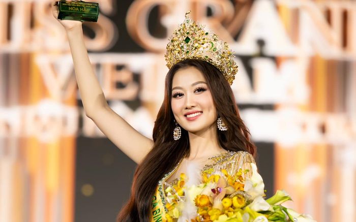 Hoa hậu Quế Anh có phong cách đơn giản