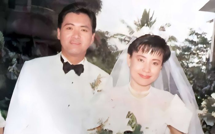 Nam diễn viên đào hoa cưới vợ kém sắc, giao quyền quyết định tài sản hơn 17.000 tỷ đồng