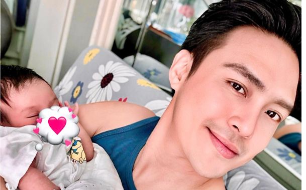 Con gái Kha Ly giống hệt bố ở hai điểm, nhận vàng ngay từ bé