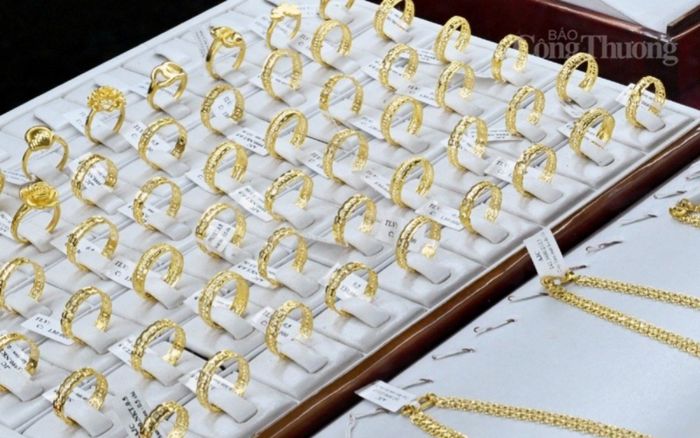 Giá vàng hôm nay (6/8): Vàng nhẫn hiện ra sao?