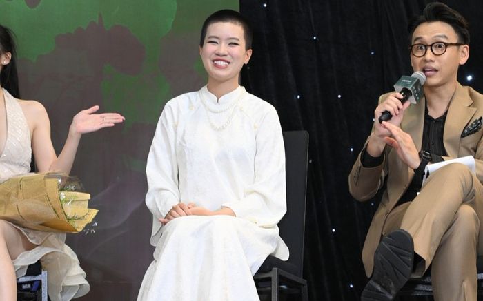 Bạn trai cũ sốc khi thấy Pháo xuống tóc