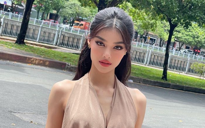 Á hậu Việt bị nghi hẹn hò bác sĩ thẩm mỹ lộ diện, vóc dáng mới thế nào?