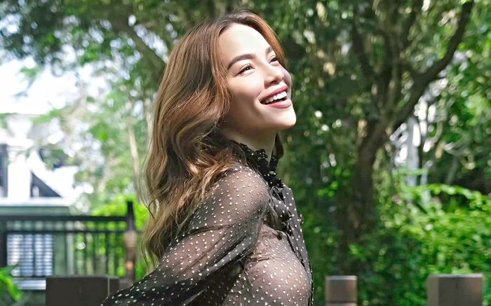 'Mốt' xuyên thấu không phản cảm của Hồ Ngọc Hà