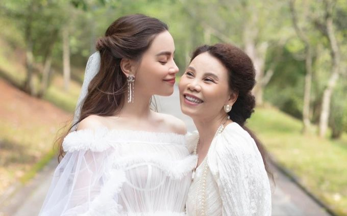 Người phụ nữ suýt đổi mạng sống để sinh Hồ Ngọc Hà, giờ liên tục khoe chuyện vui