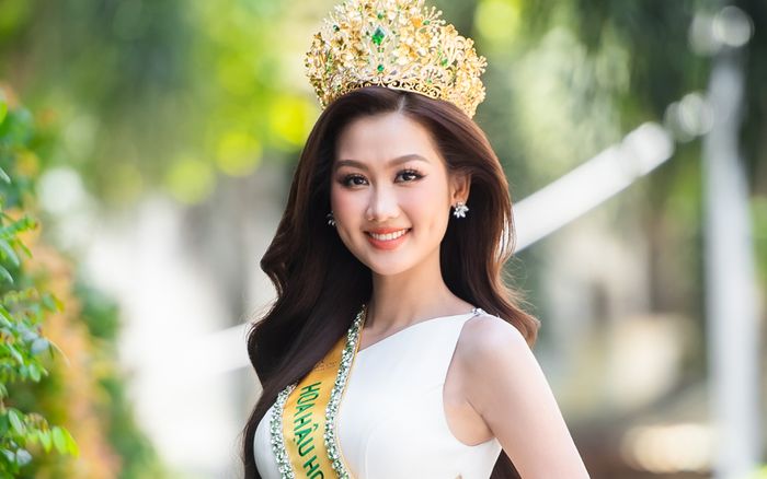 Hoa hậu Quế Anh hát nhạc phim Hậu Duệ Mặt Trời, dân tình phản ứng ra sao?