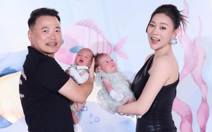 Phương Oanh tự hào khi 2 con y hệt Shark Bình, cặp song sinh ăn mặc hàng hiệu dù mới 3 tháng tuổi