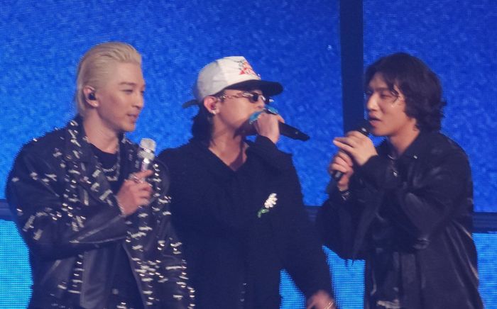 G-Dragon trở lại sân khấu cùng BIGBANG, xác nhận tin quan trọng