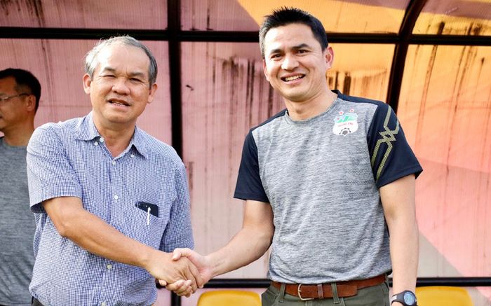 Chuyện gì đã xảy ra mà HAGL của bầu Đức thay HLV Vũ Tiến Thành?