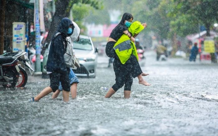 Một trường Đại học ở Hà Nội phát thông báo sơ tán sinh viên do nguy cơ lũ quét