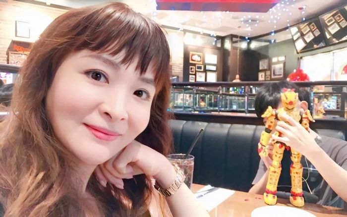 Nữ người mẫu từng bị mẹ ruột giật chồng, cuộc sống hiện tại ra sao?