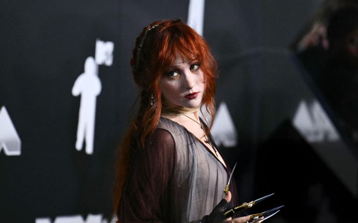 Nữ ca sĩ chỉ tay, mắng nhiếp ảnh trên thảm đỏ VMAs 2024: 'Anh im mồm lại đi!'