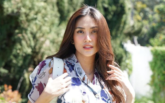 Chồng Việt kiều về nước chuẩn bị đón con cùng Võ Hoàng Yến