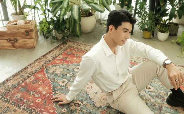 Nam ca sĩ sinh năm 2001 từng bị gia đình chê hát dở nay có bước tiến đầy bất ngờ