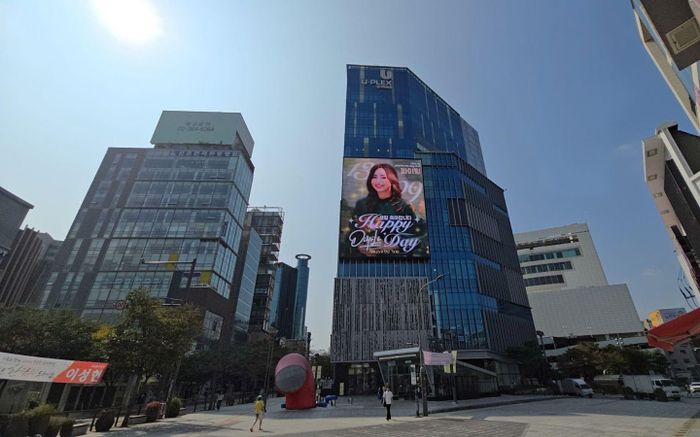 Vừa quyên góp 1 tỷ cứu trợ, Diệp Lê được fan tặng billboard ở Hàn mừng sinh nhật