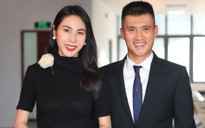 Ca sĩ Thủy Tiên lại bị gọi tên giữa 'bão' sao kê dù đã 'xin tha'