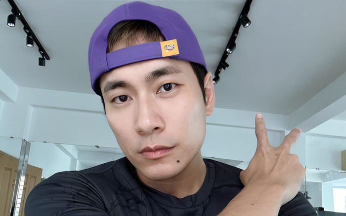 Kiều Minh Tuấn công khai 'vợ' lớn hơn 16 tuổi, danh tính khiến dân tình đứng ngồi không yên