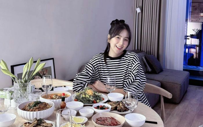 Niềm vui của MC Mai Ngọc khi ở nhà tiền tỷ