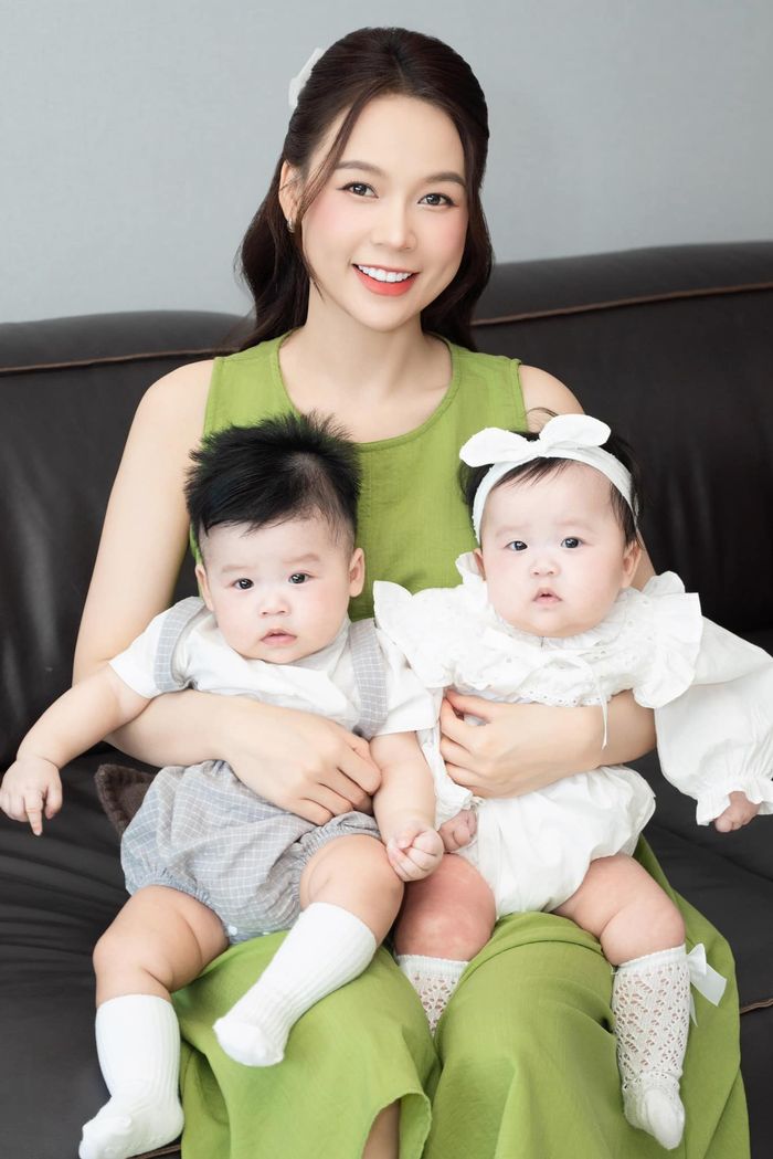 Hai con của Sam tên là I-jin và I-jun, đúng hay sai? 